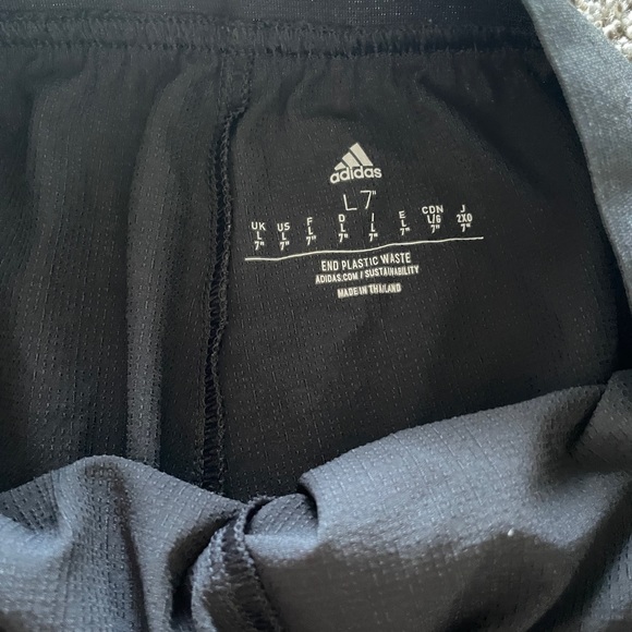 Adidas Tennis Shorts - Picture 2 of 3